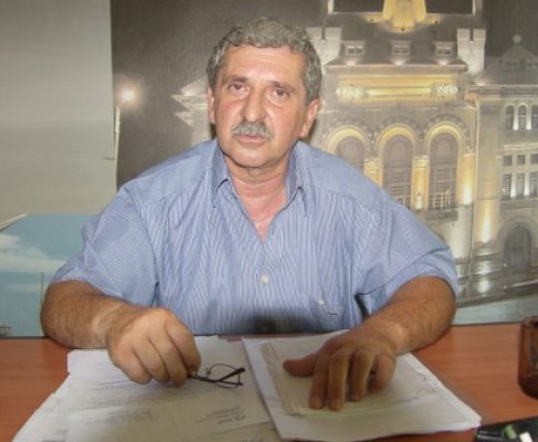 Cârjaliu, şi cu banii luaţi, şi fără curent de jumătate de an